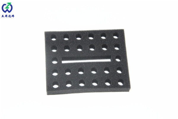 復(fù)合海綿在汽車坐墊上的密度是多少？