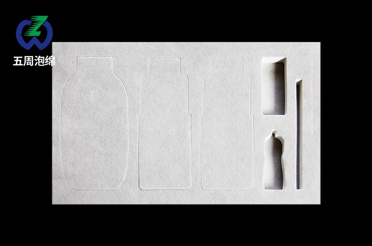 化妝品內(nèi)襯的性能由什么決定？